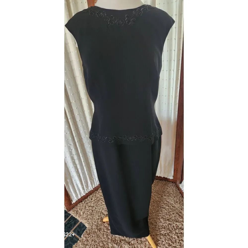D35 Donna Morgan Beautiful Black Formal Dress-Peplum & Beaded Embroidery Detail